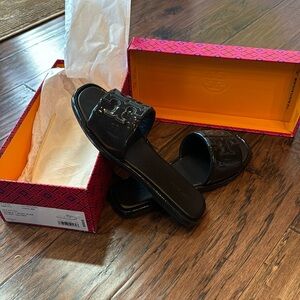 New Tory Burch Patent leather coco double T sports slide size 9